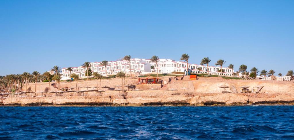 Coral Beach Rotana Resort Tiran Afbeelding