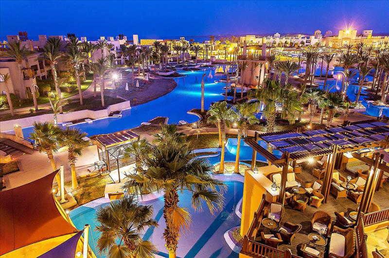 Crowne Plaza Sahara Oasis 5